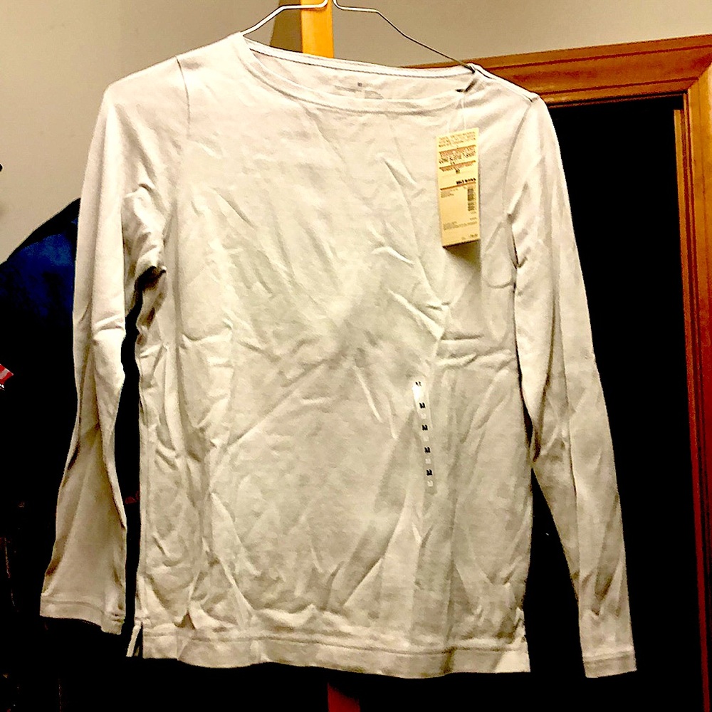 MUJI Women’s light gray long sleeve T-shirt